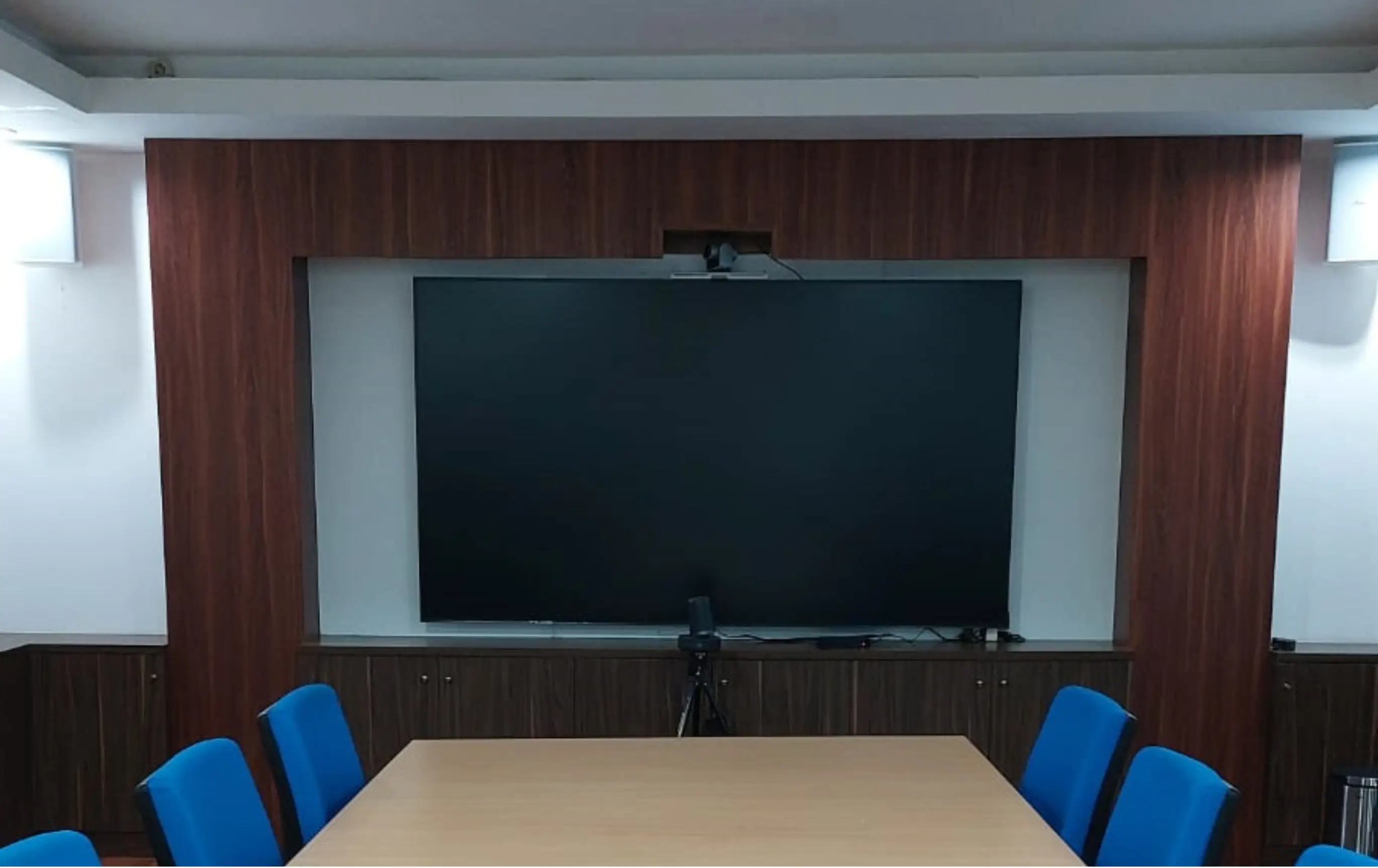 BNN Enhances Meetings with 98” Interactive Whiteboard for Better Coordination