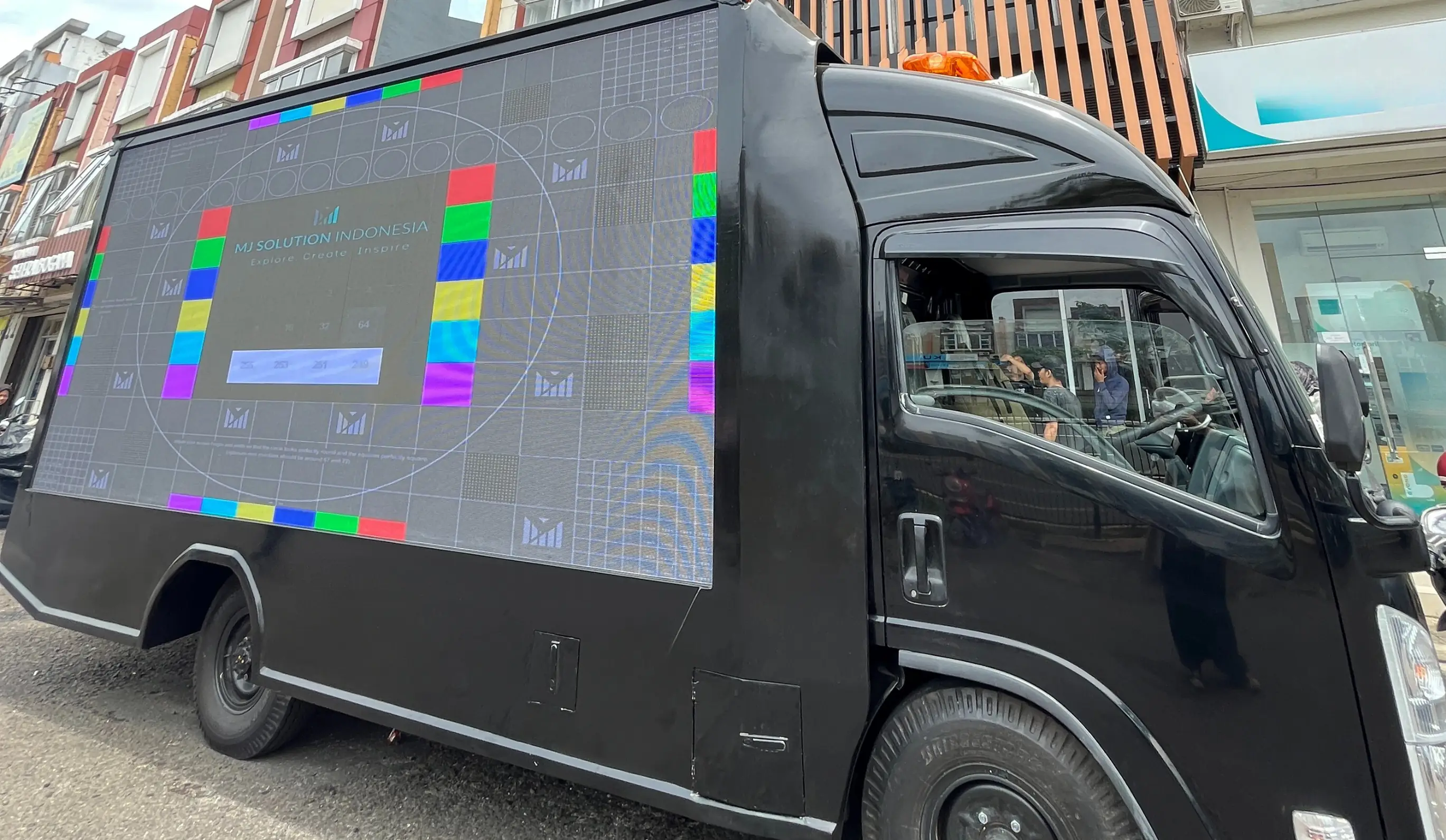 DISKOMINFO Sumut Presents Mobile Videotron for More Dynamic Information-1