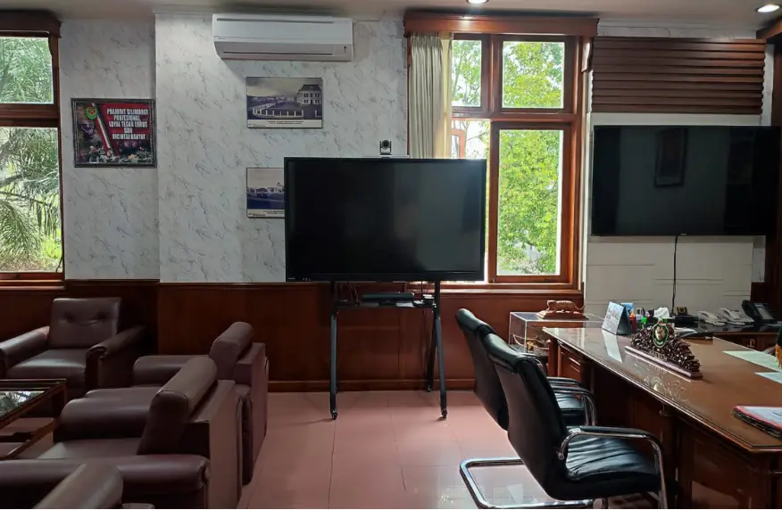 Meningkatkan Koordinasi Strategis Kodam Siliwangi 3 Mengintegrasikan Teknologi Papan Tulis Interaktif-1