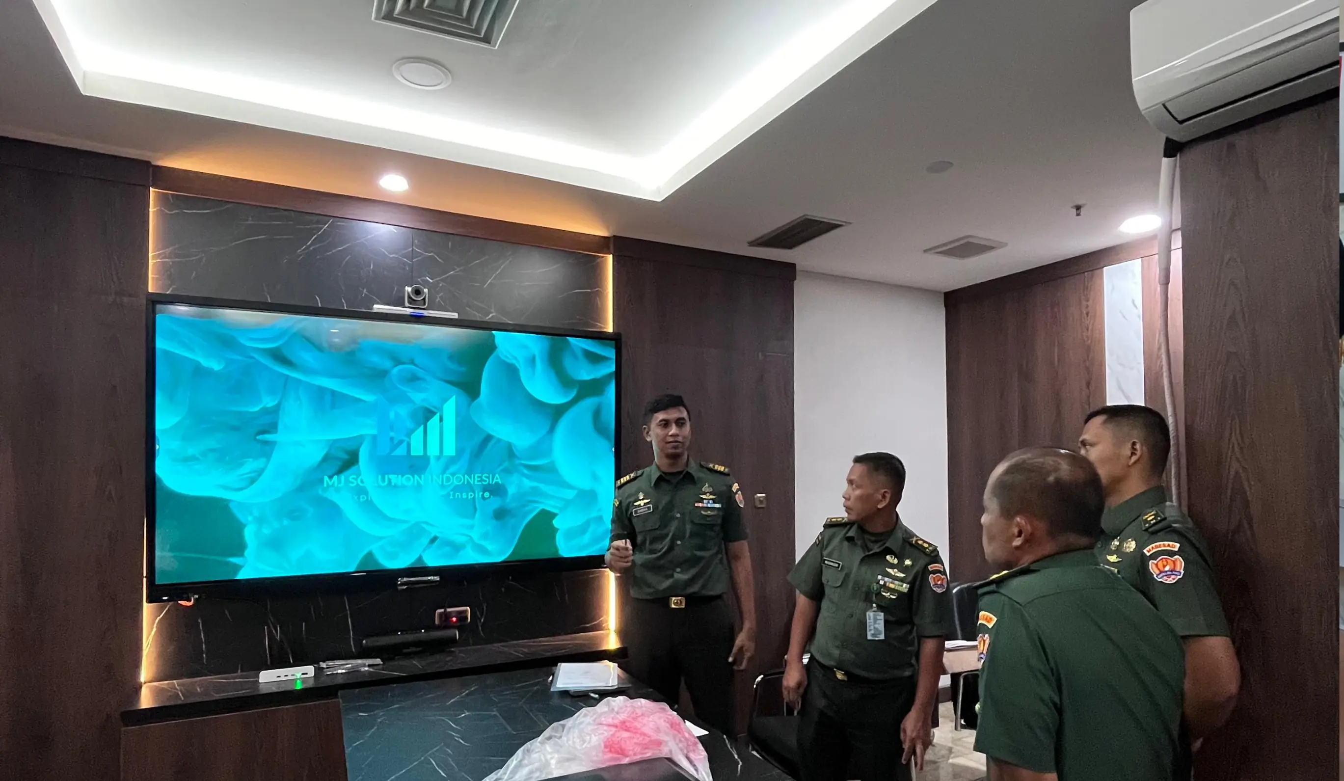 Army Headquarters Enhances Strategic Meetings with Advanced Interactive Whiteboard Technology-0