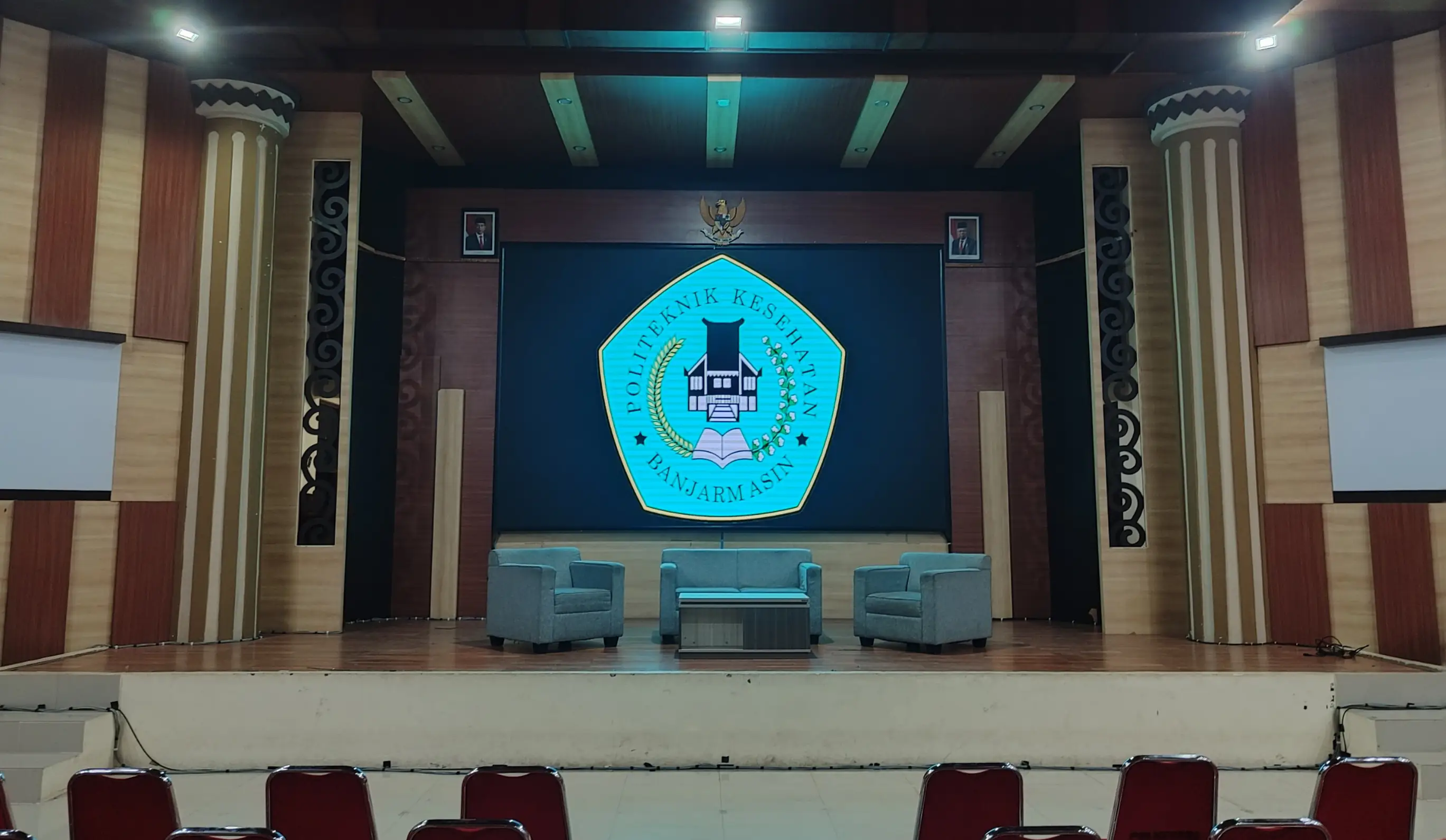 Making Presentations at Poltekkes Kemenkes Banjarmasin More Interactive with LED Display-1